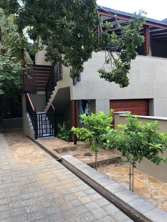 Bella Blue Guesthouse บลูมฟอนเทน ภายนอก รูปภาพ